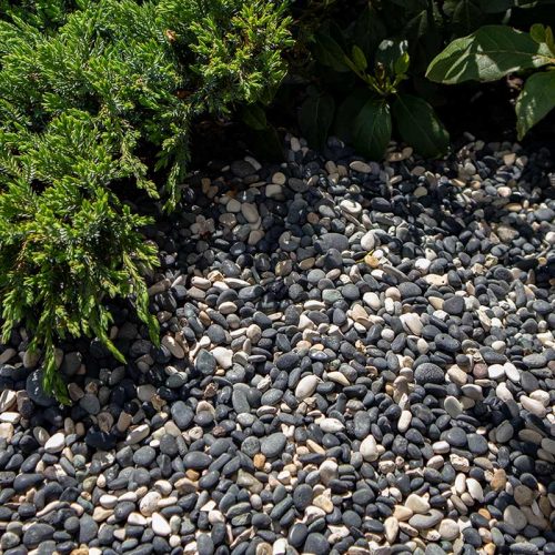 Natural blend pebbles grind aangelegd